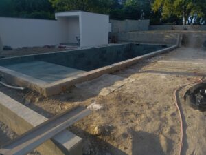 Revitalisez Votre Piscine Traditionnelle avec la pose de Carrelage à Bordeaux